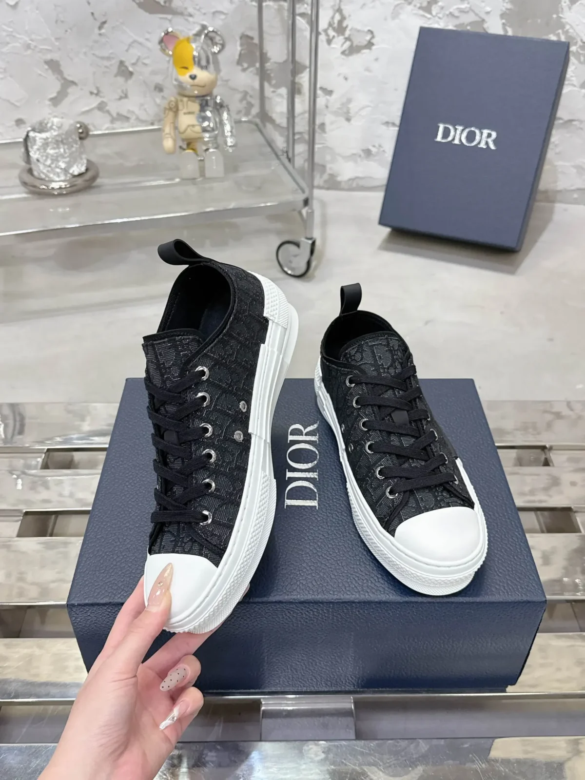 Dior B23 - Image 2
