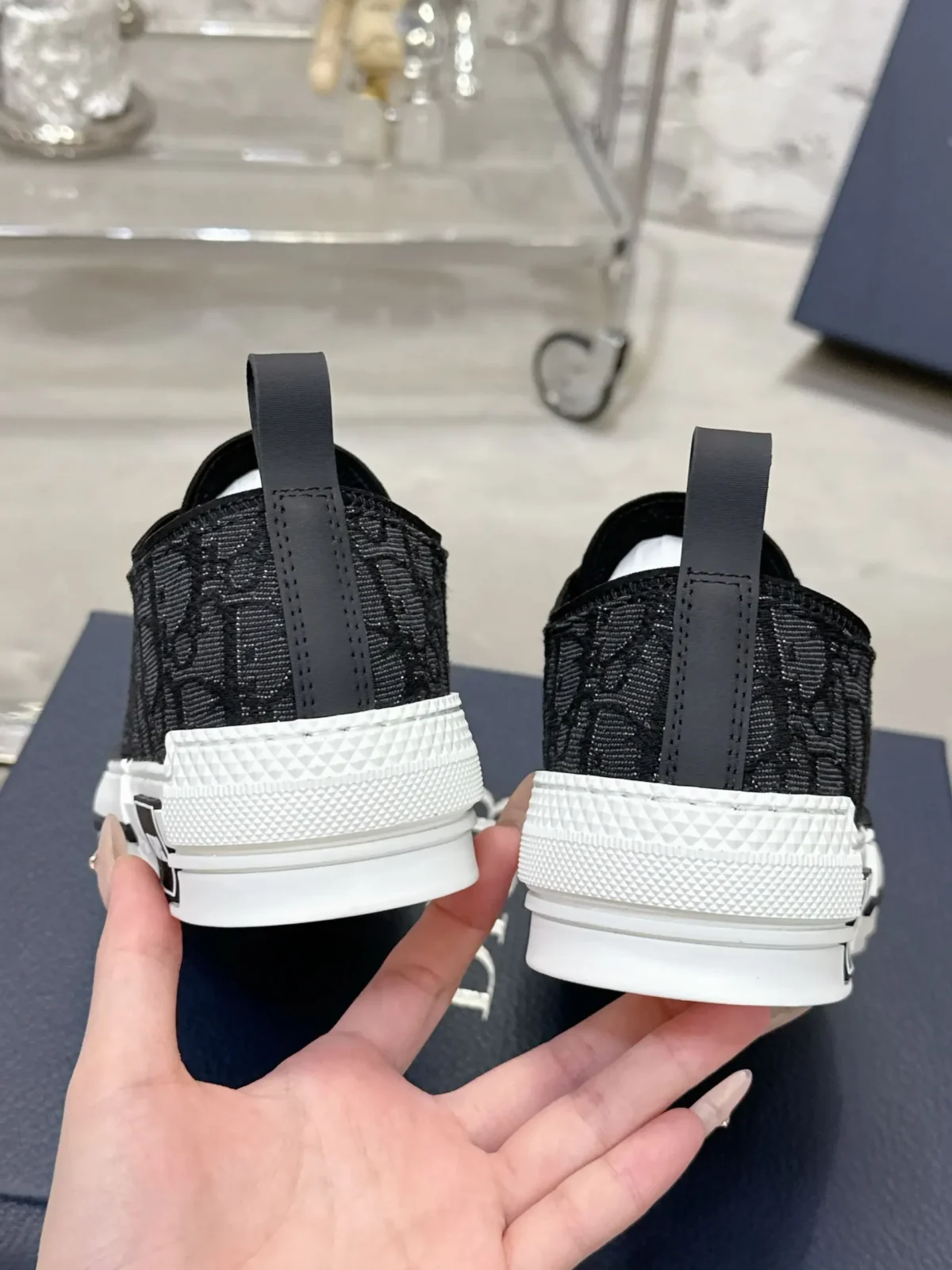 Dior B23 - Image 9