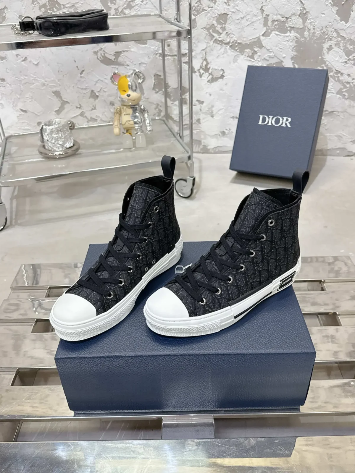 Dior B23 - Image 4