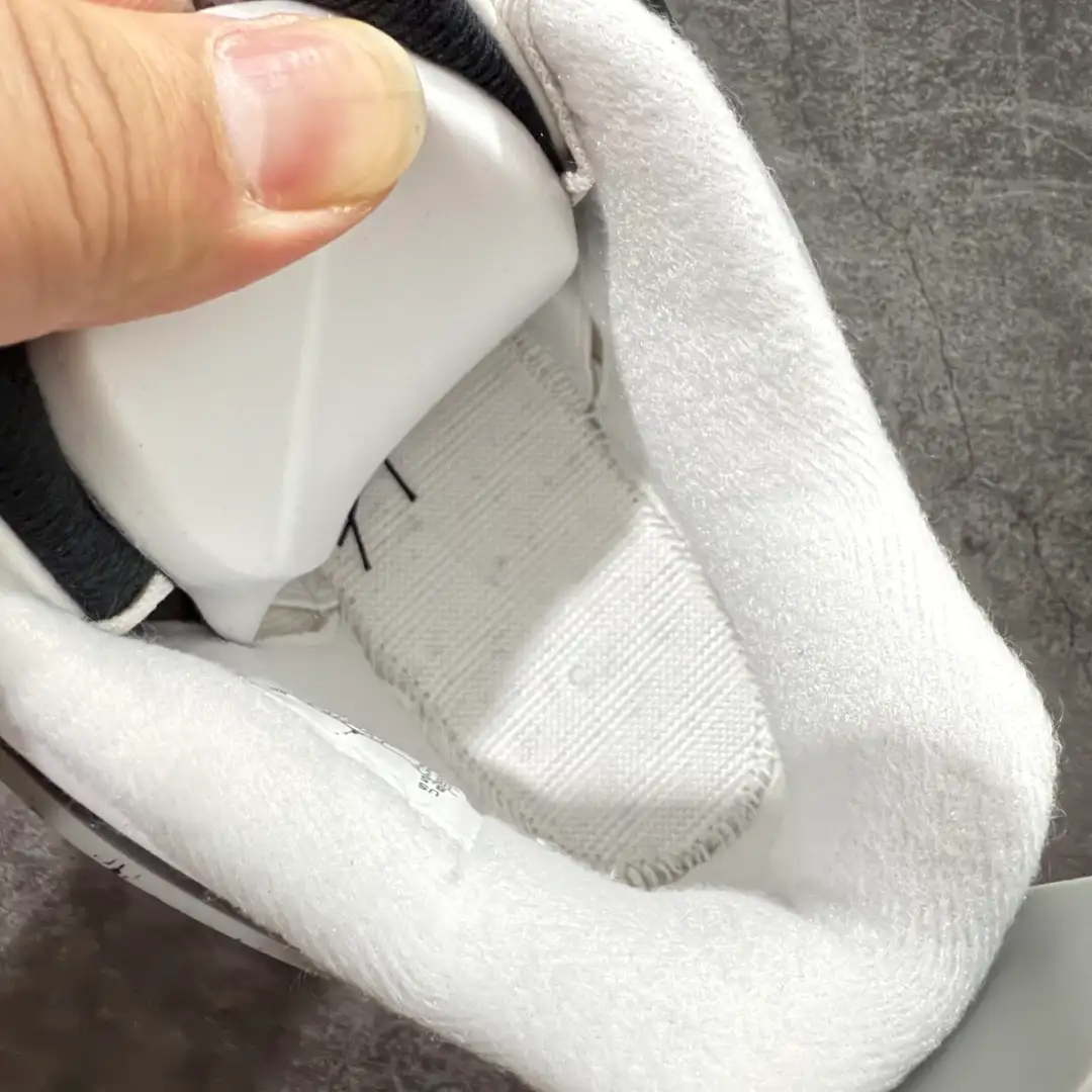 Air Jordan - Image 7