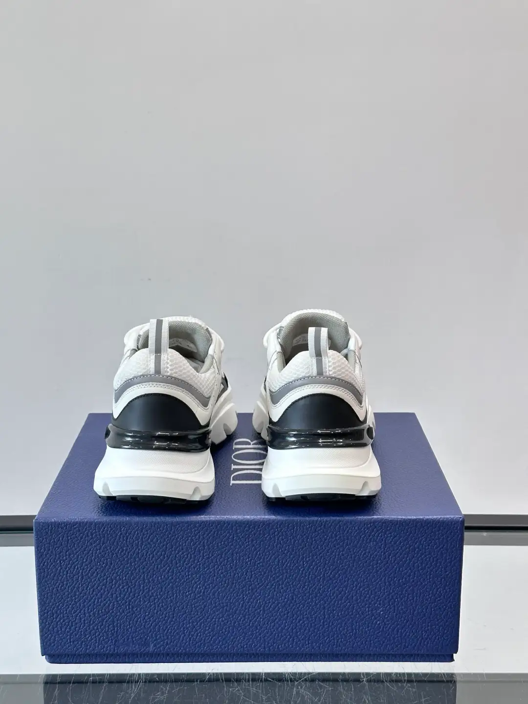 Dior B22 - Image 3