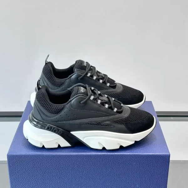 Dior B22