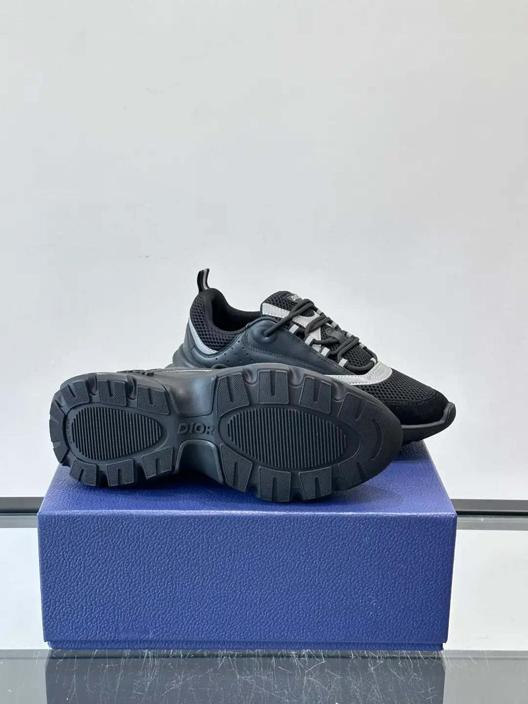 Dior B22 - Image 9