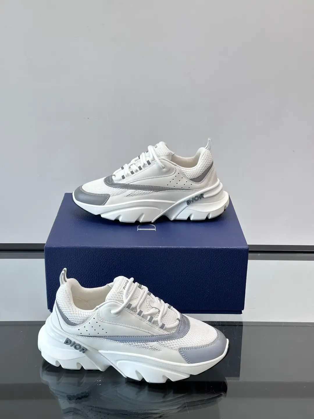 Dior B22 - Image 3