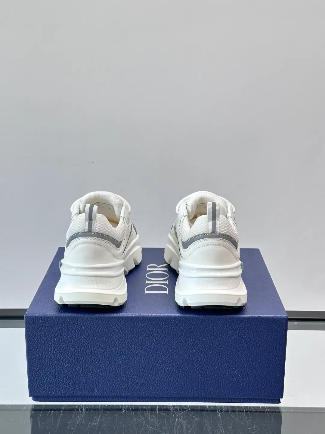 Dior B22 - Image 9
