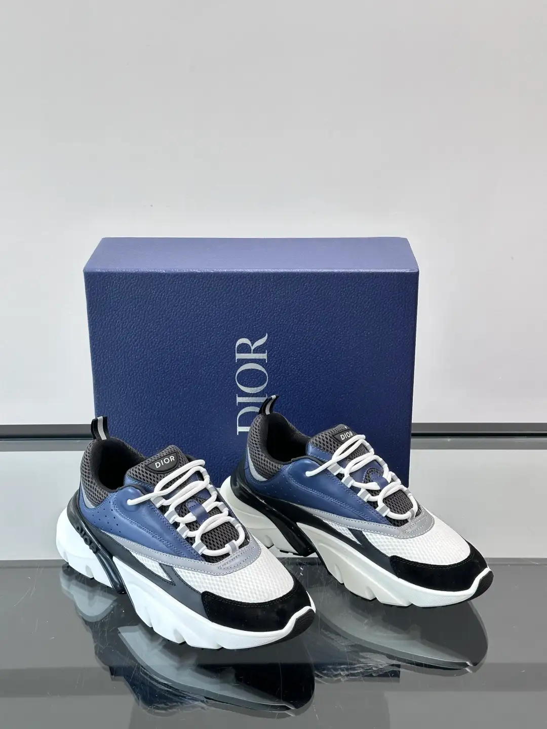 Dior B22 - Image 4