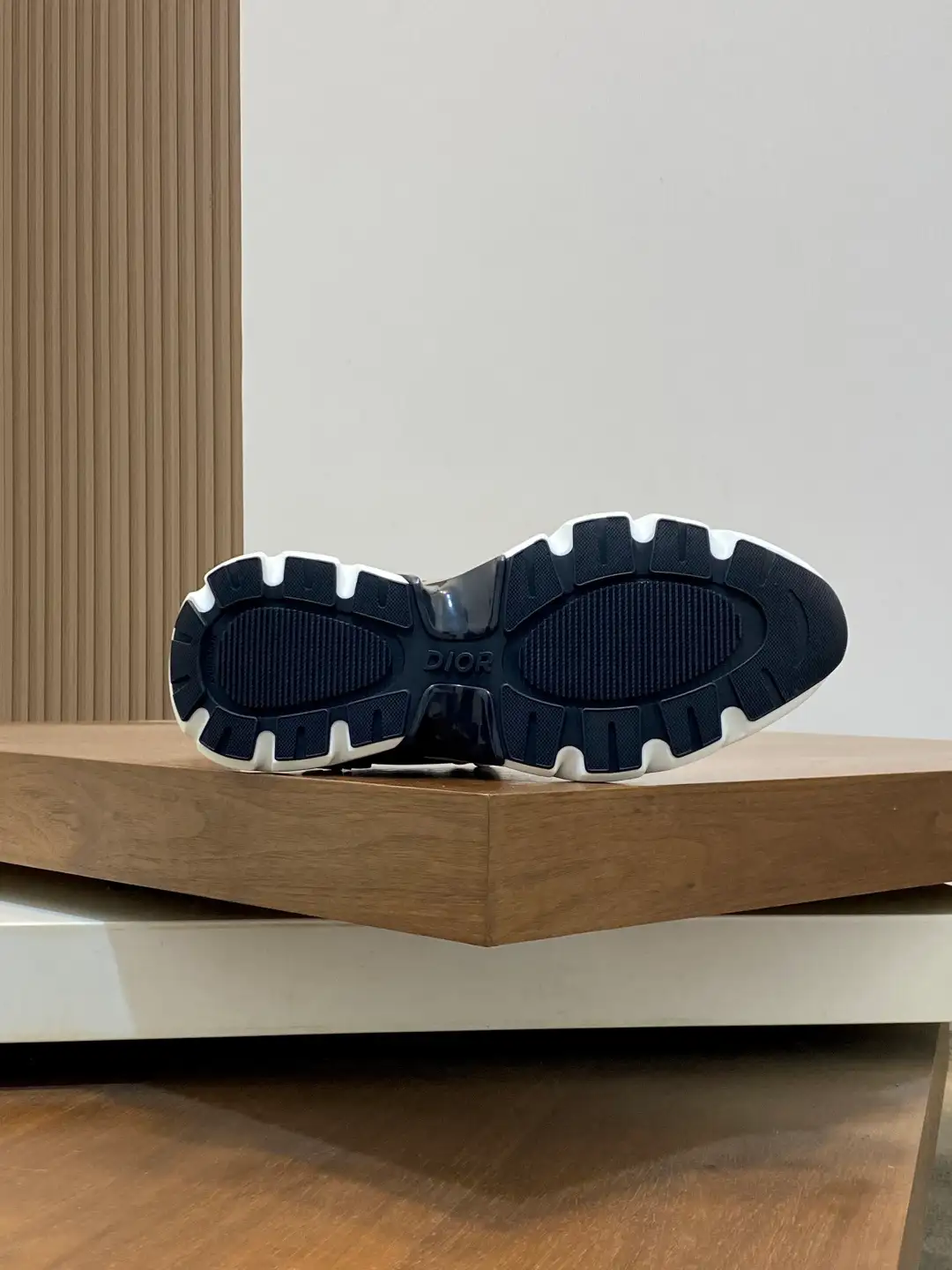 Dior B22 - Image 9