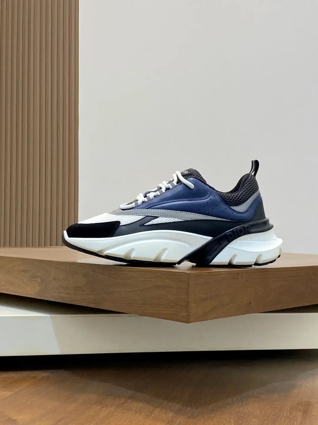 Dior B22 - Image 4