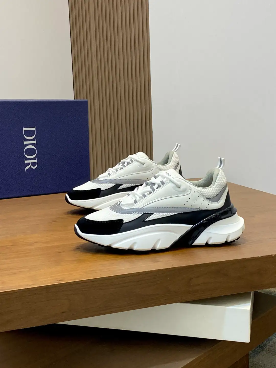 Dior B22 - Image 3