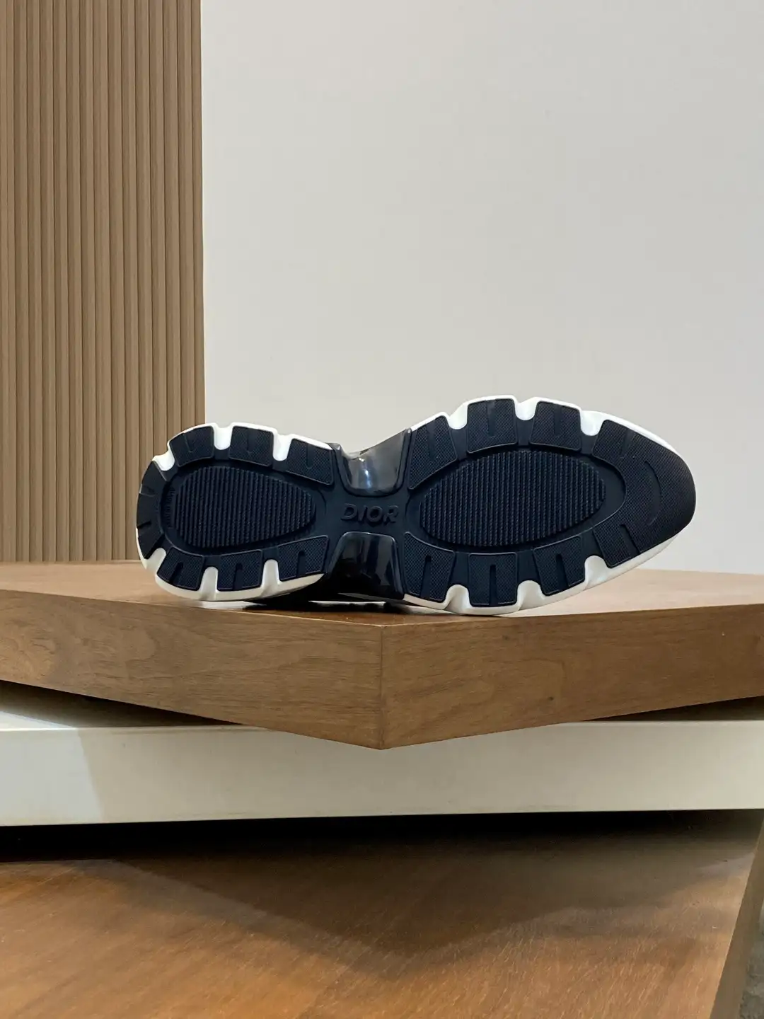 Dior B22 - Image 9