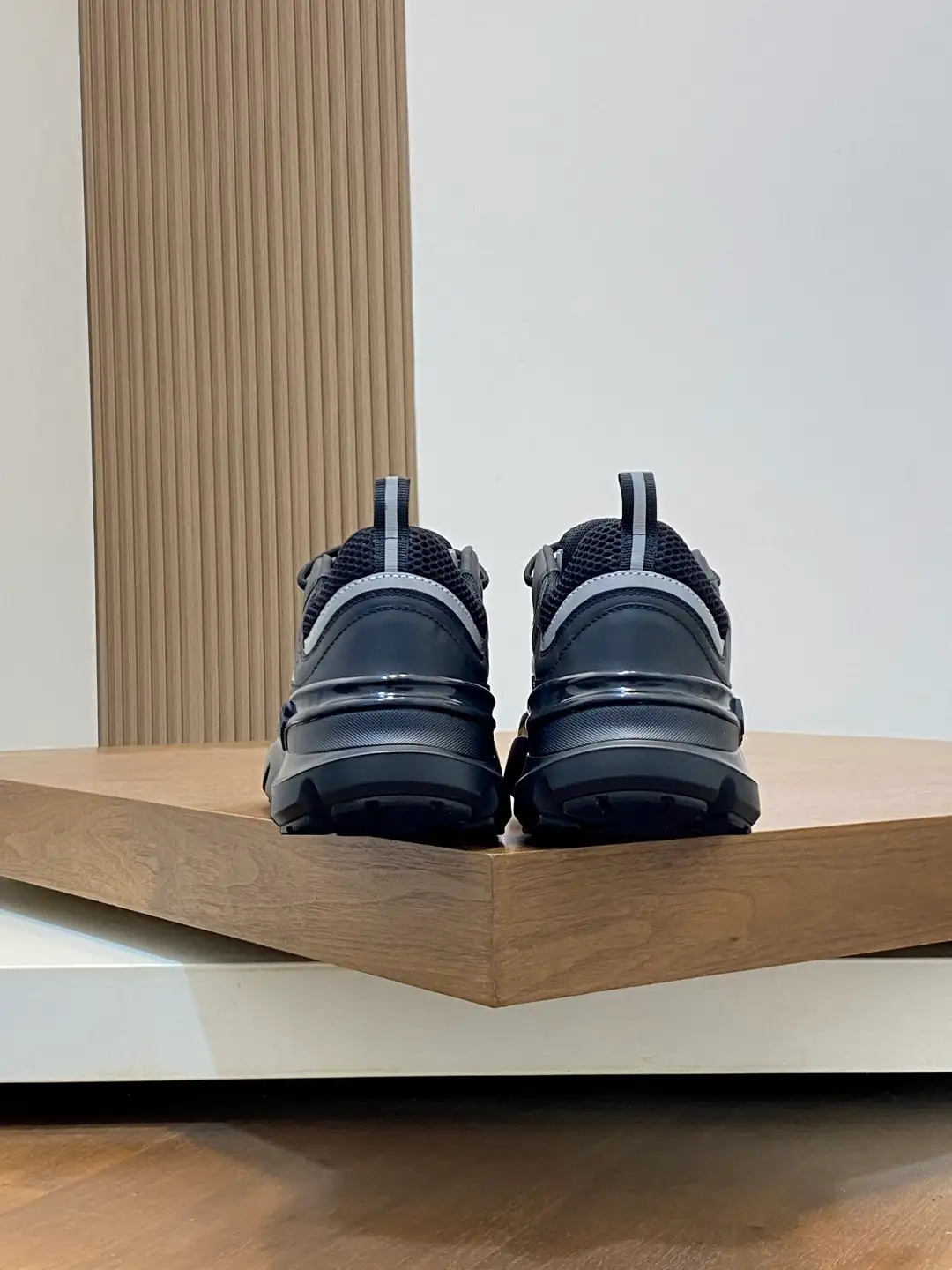 Dior B22 - Image 4