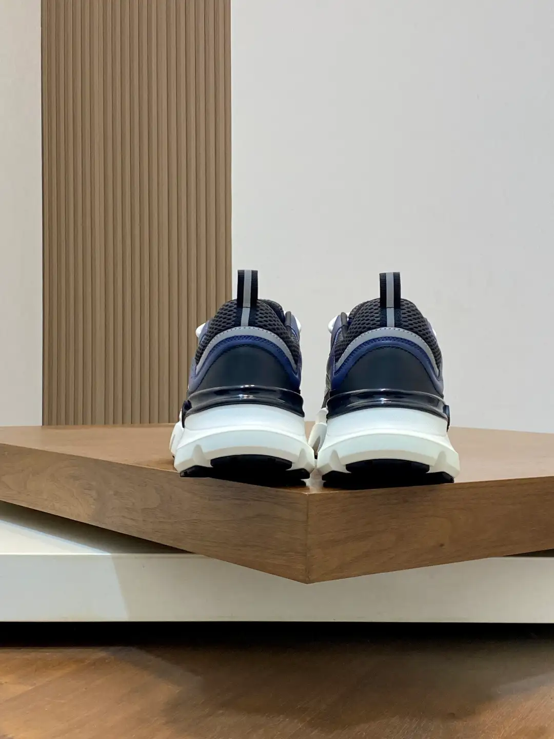 Dior B22 - Image 6
