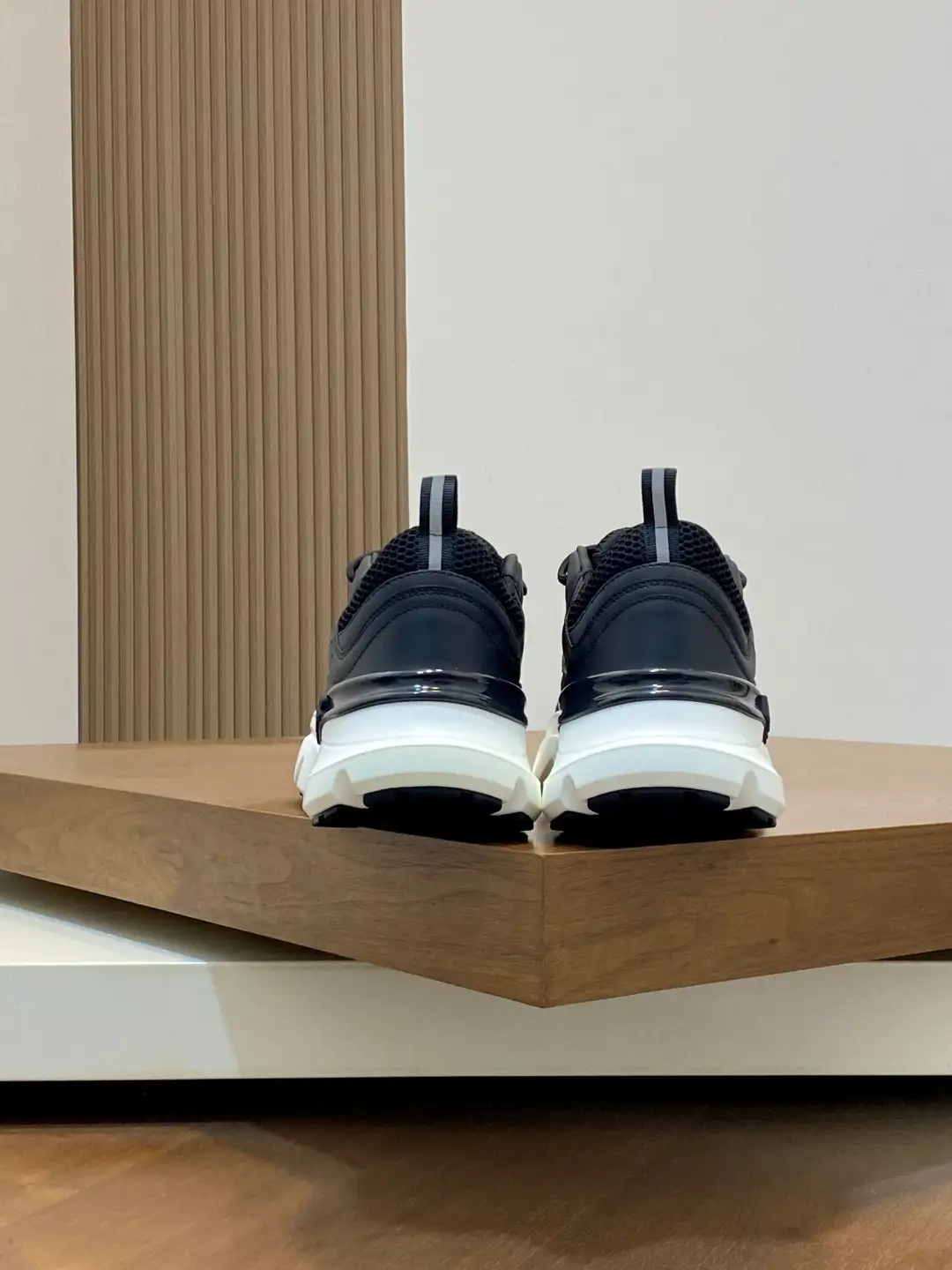 Dior B22 - Image 3