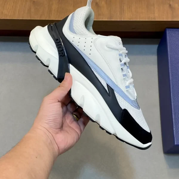 Dior B22