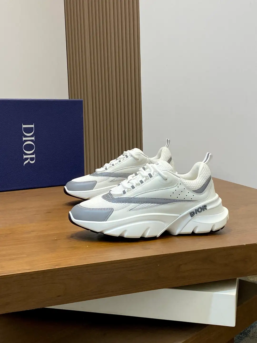 Dior B22 - Image 4