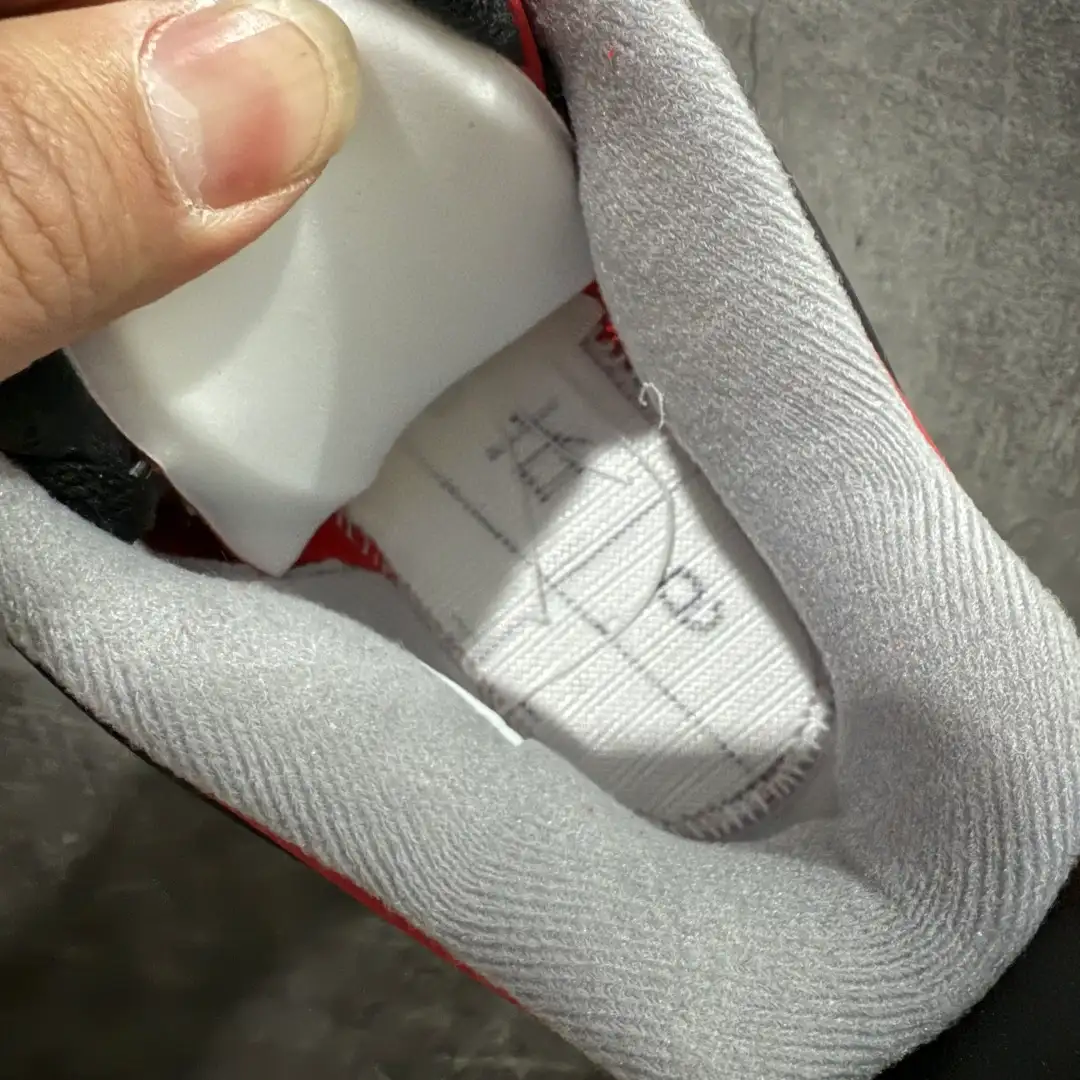 Air Jordan - Image 9