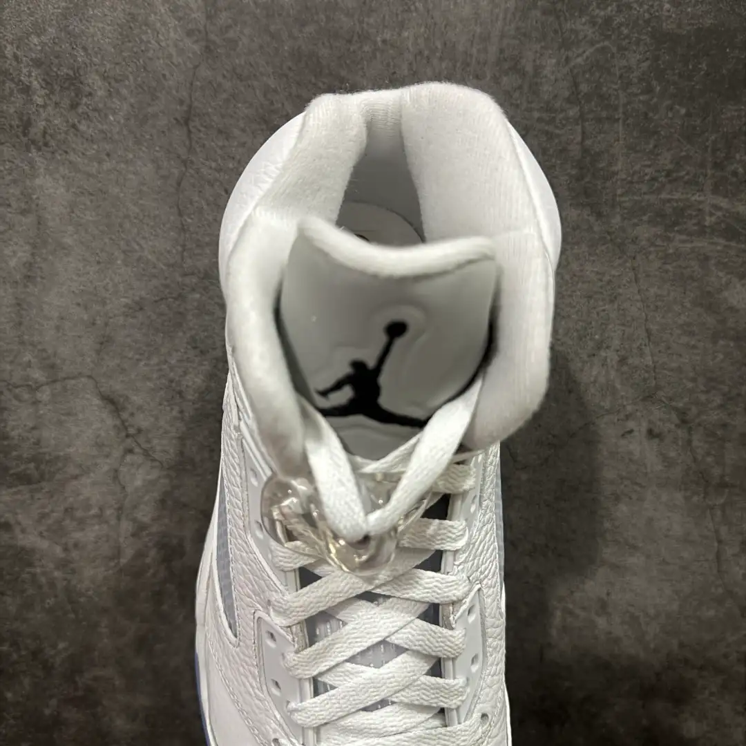 Air Jordan 5 - Image 3