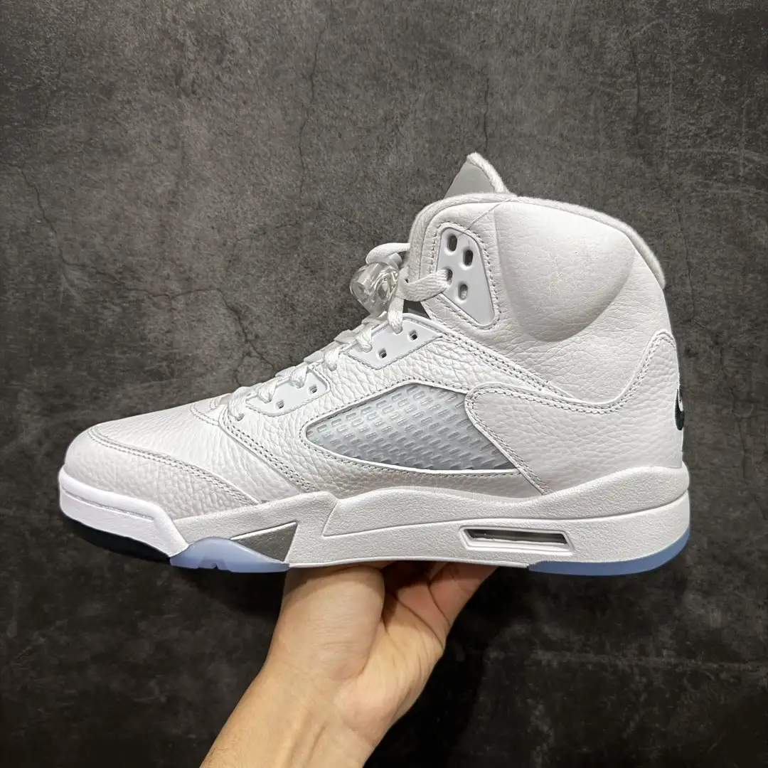 Air Jordan 5 - Image 4