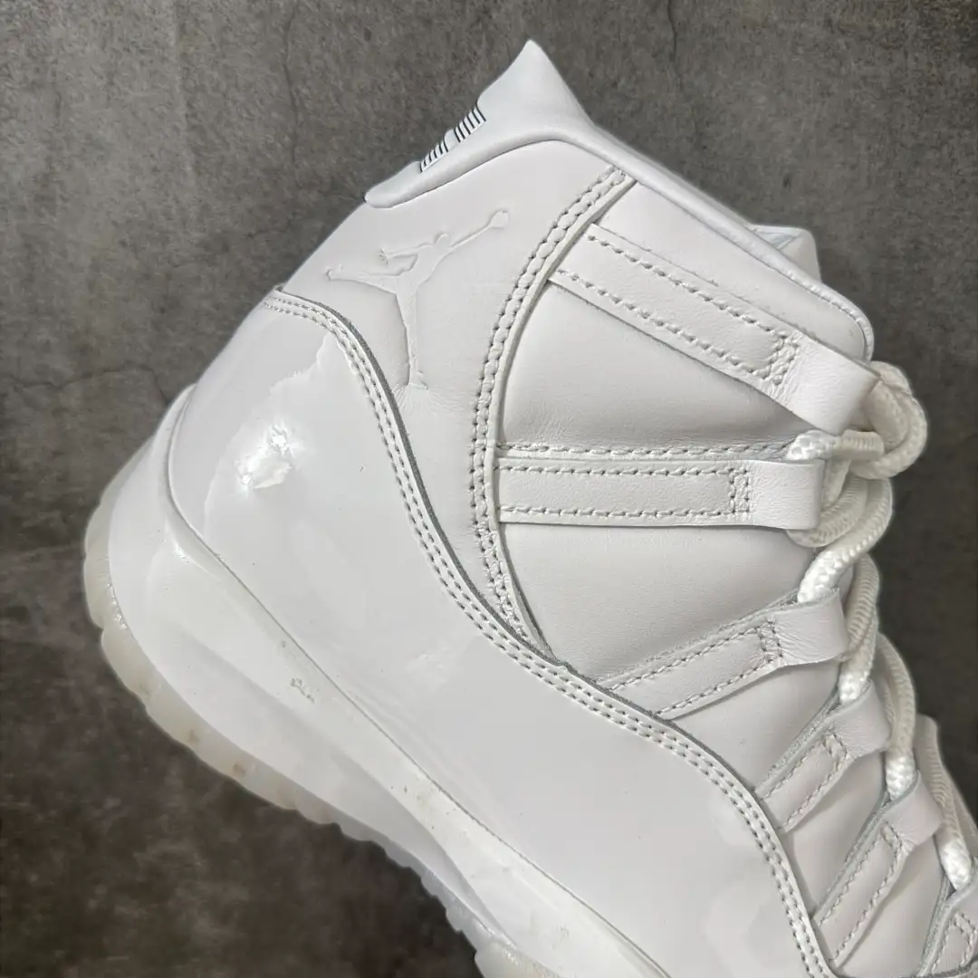 Air Jordan 11 - Image 2