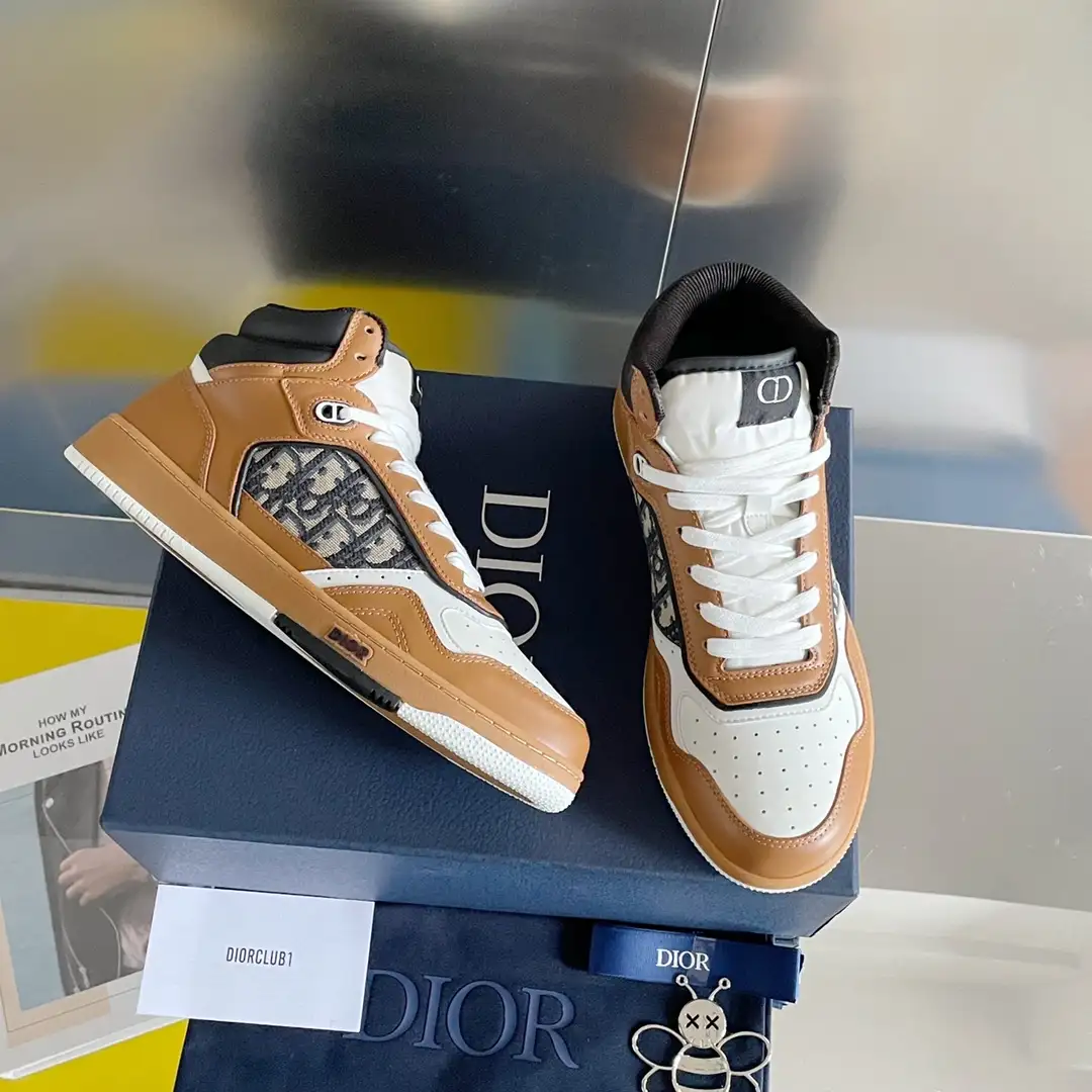 Dior B27 - Image 1