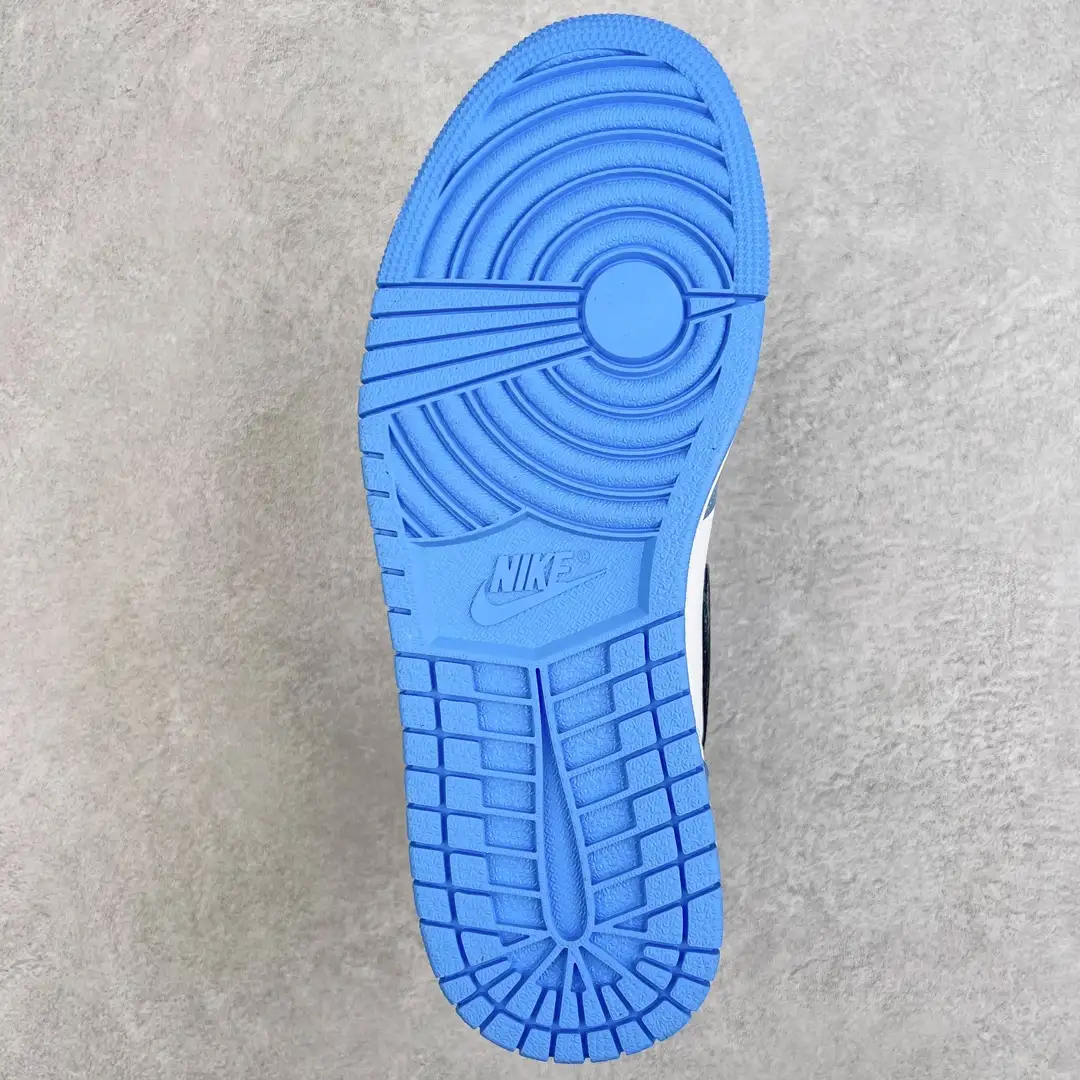 Air Jordan - Image 3