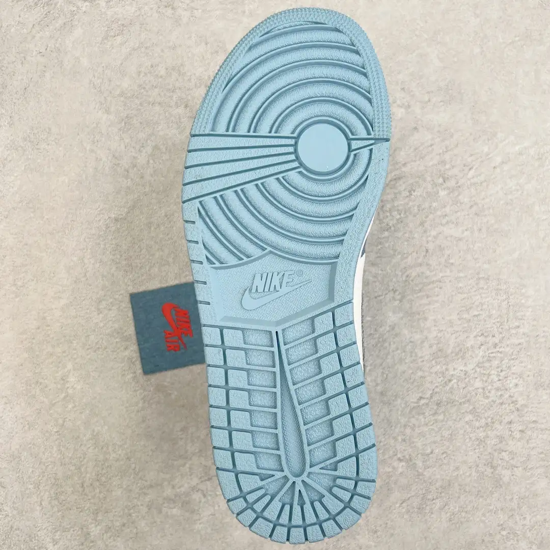 Air Jordan - Image 2