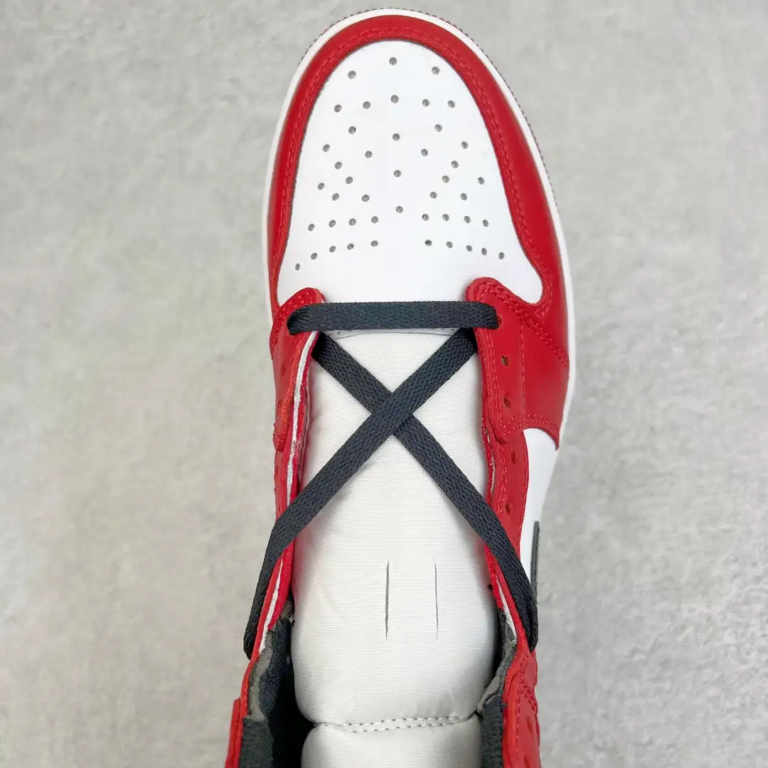 Air Jordan - Image 3
