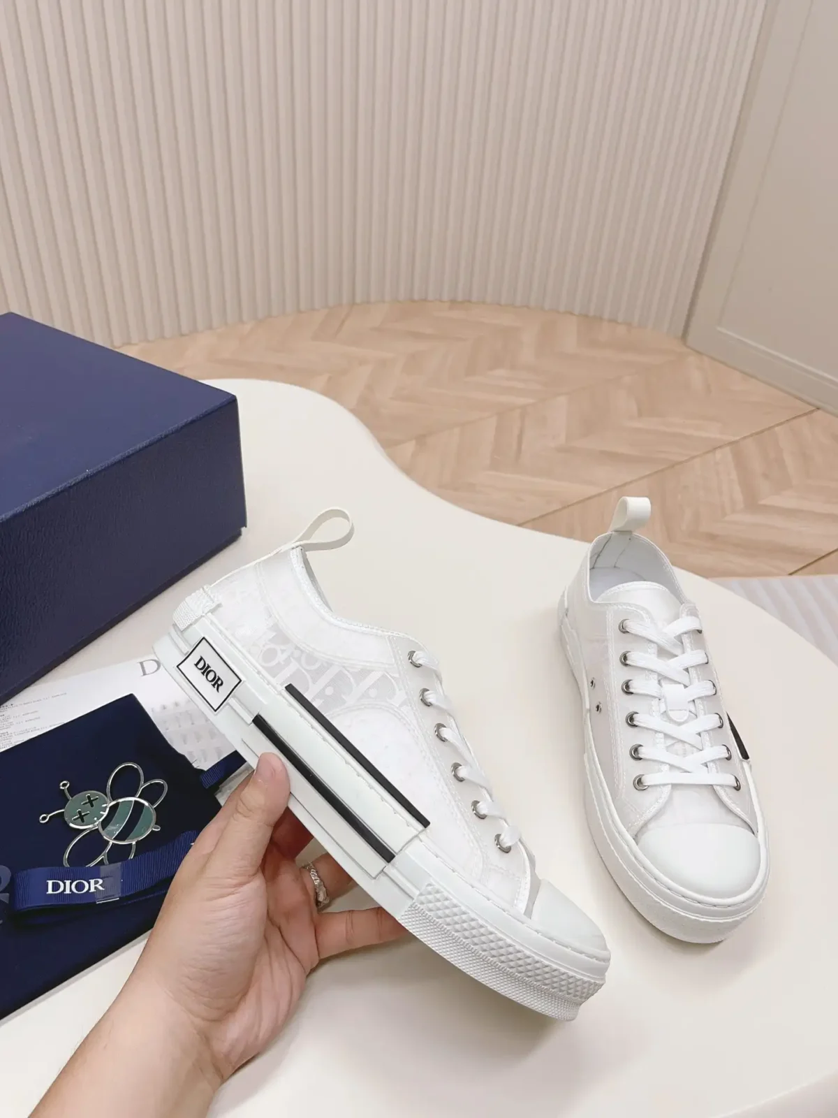 Dior B23 - Image 1