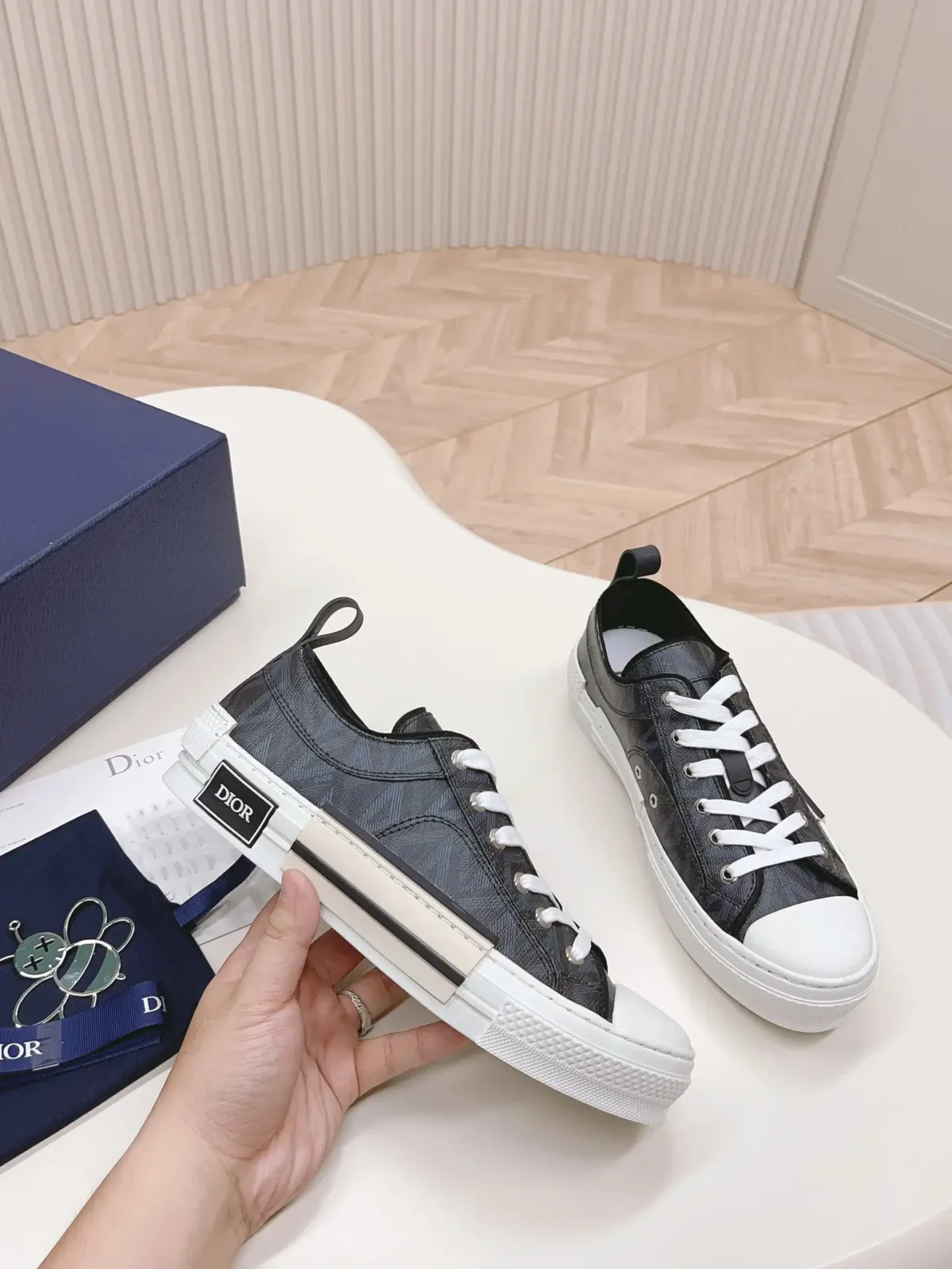 Dior B23 - Image 1