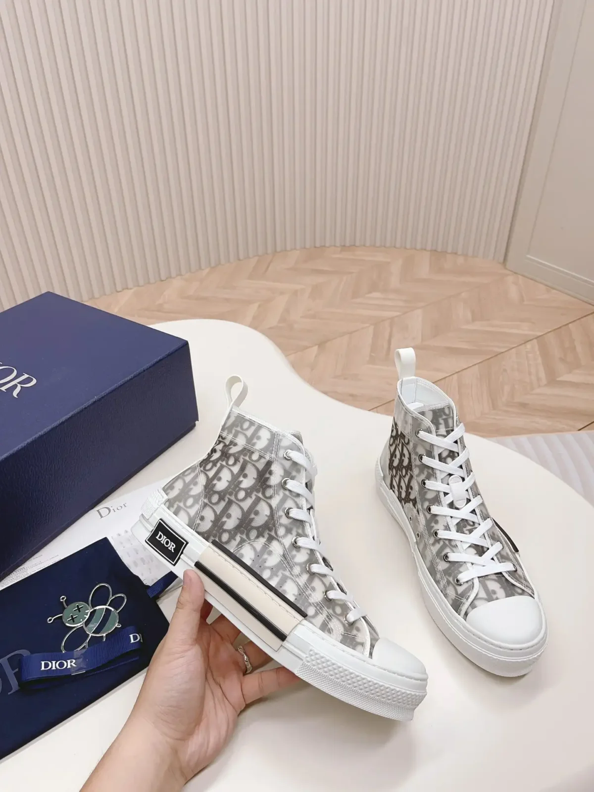 Dior B23 - Image 1