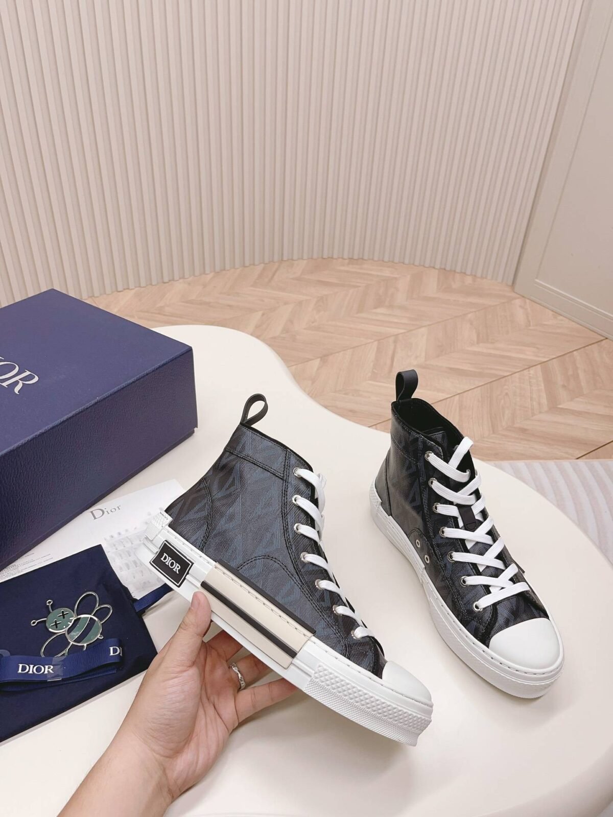 Dior B23 - Image 1