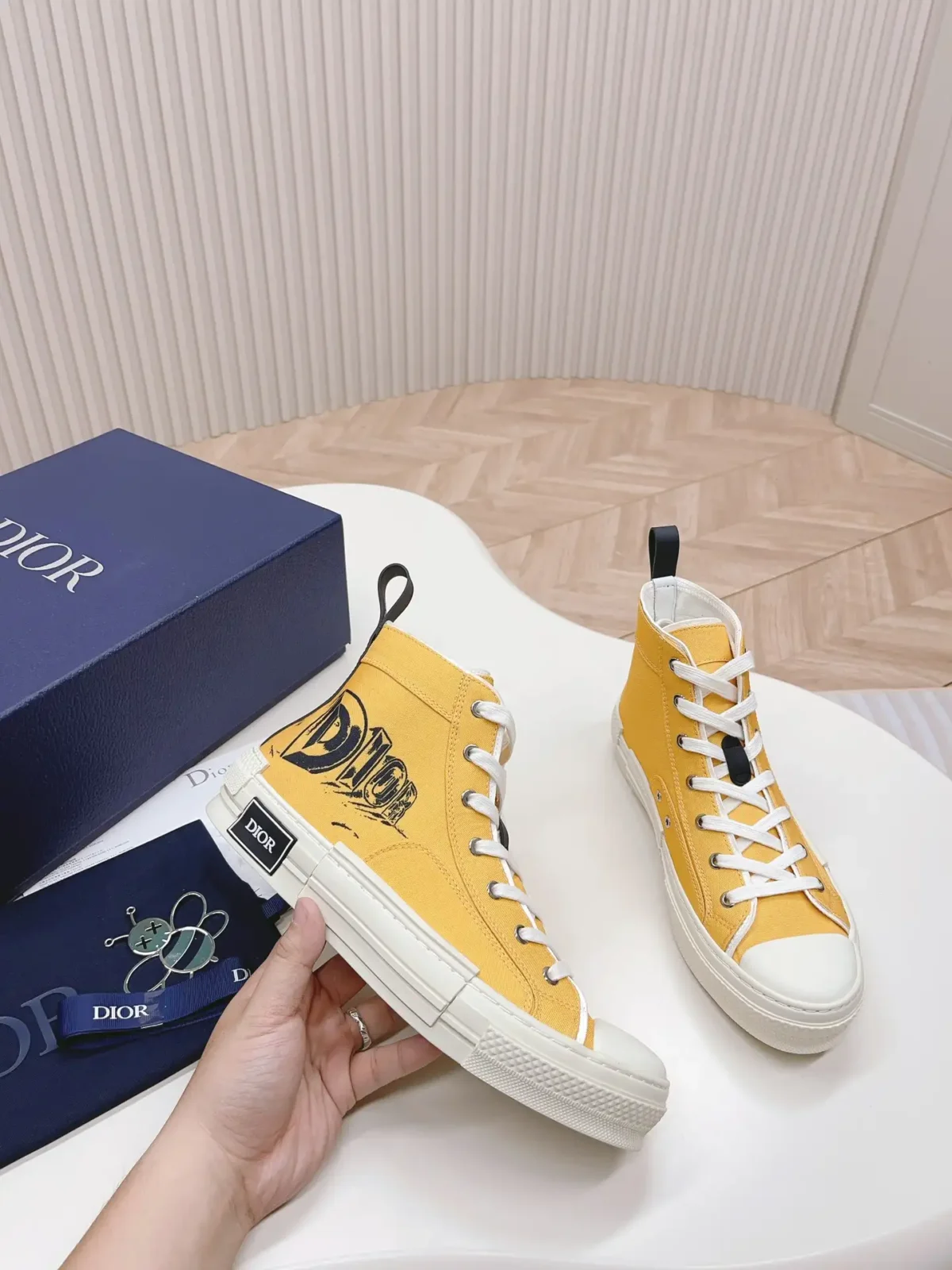 Dior B23 - Image 1