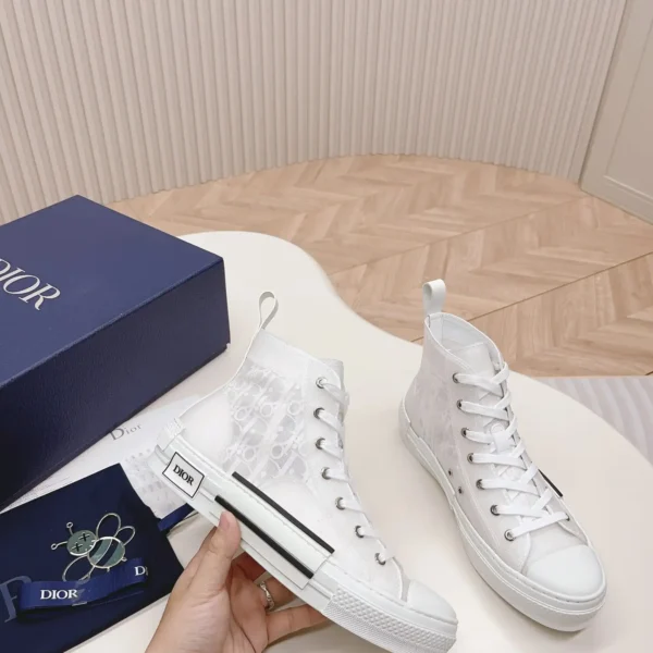 Dior B23