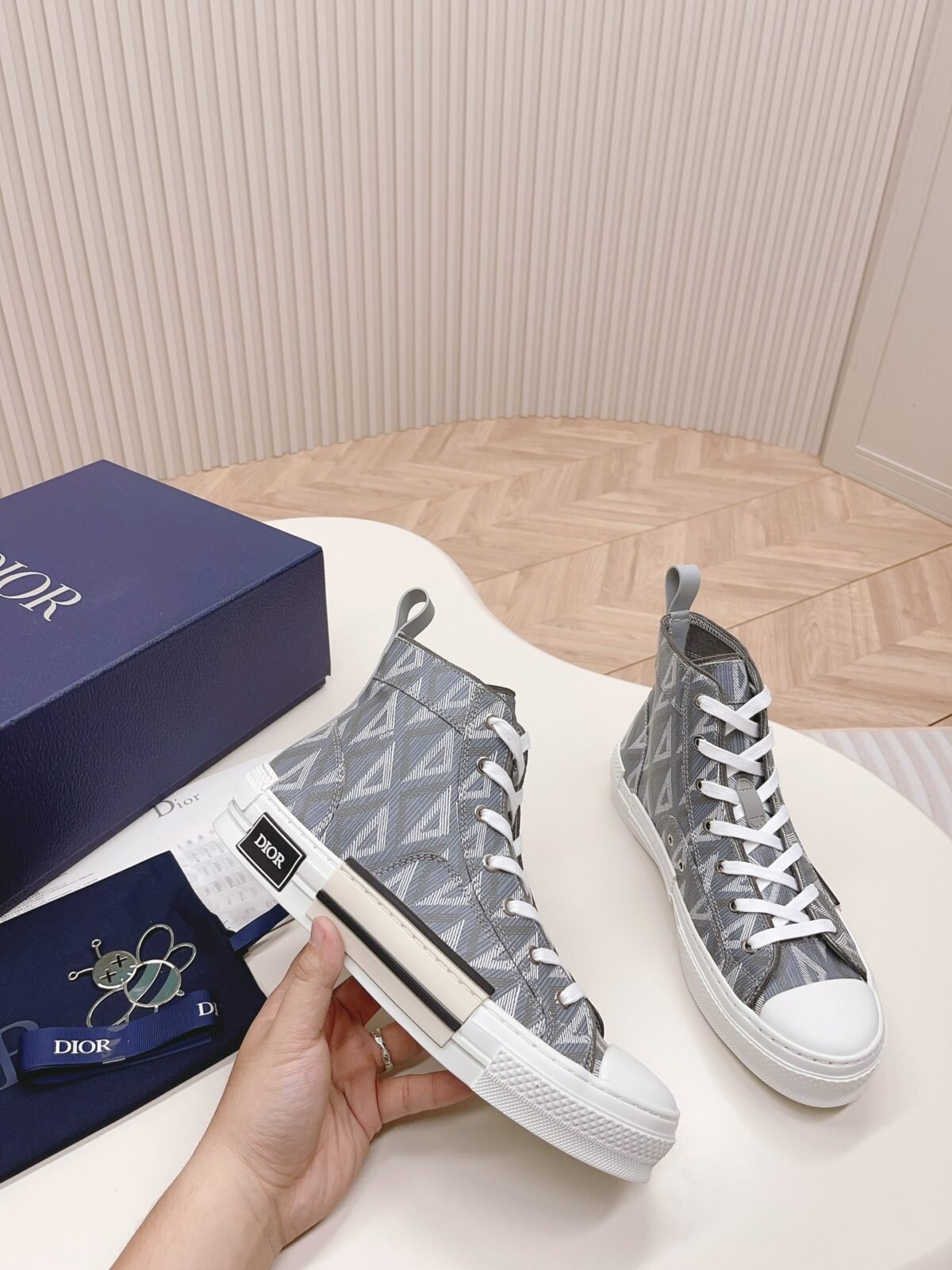 Dior B23 - Image 1