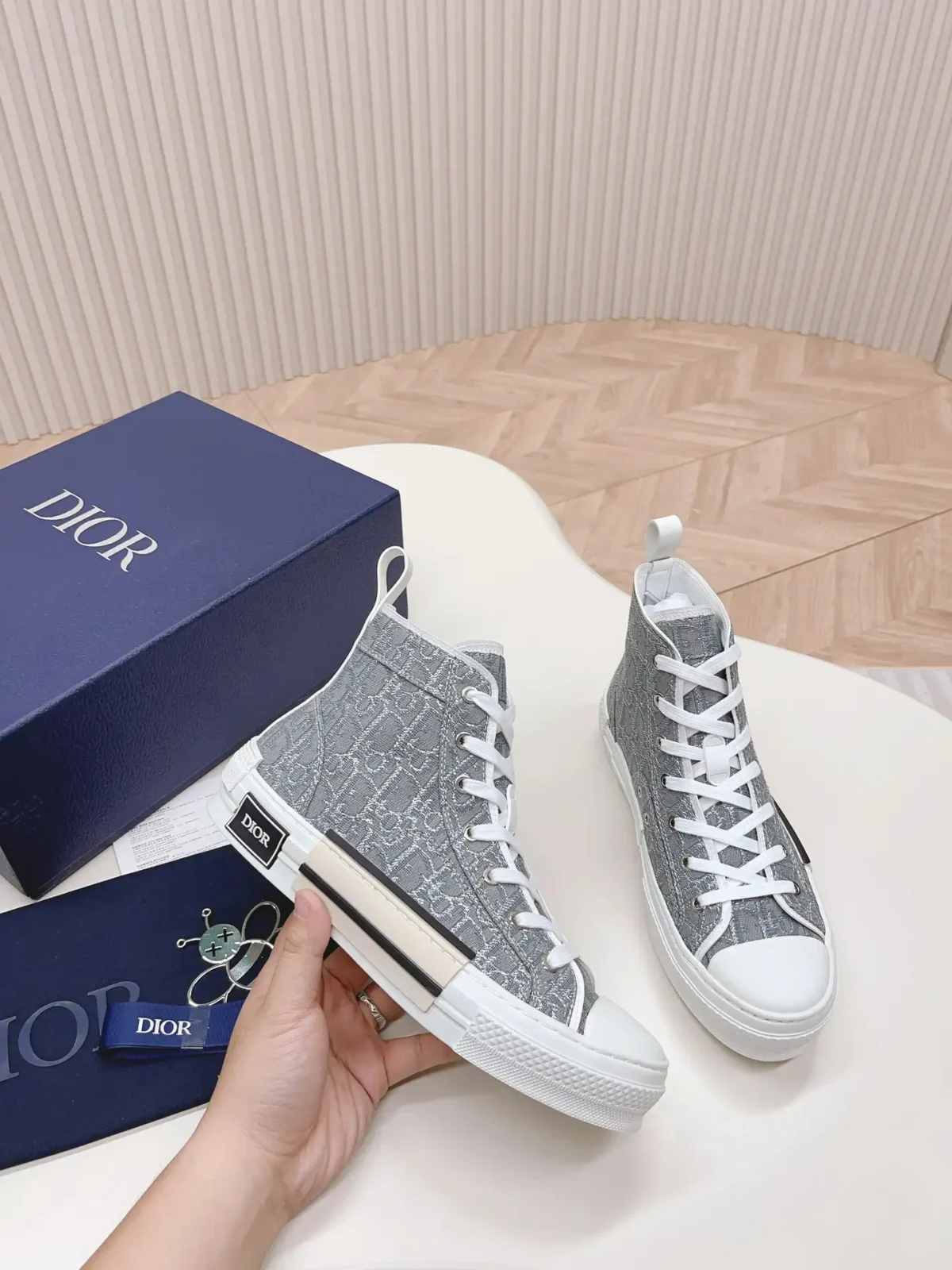 Dior B23 - Image 1