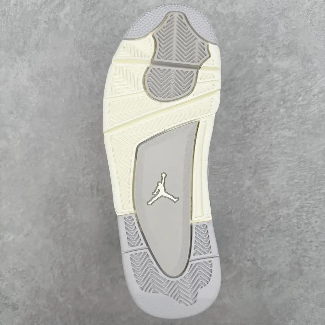 Air Jordan 4 - Image 4