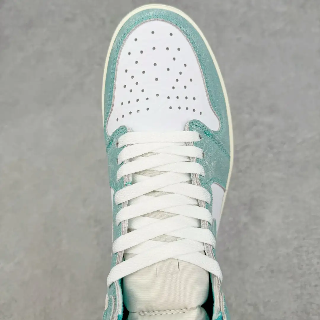 Air Jordan - Image 3
