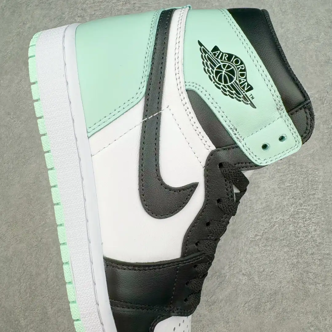 Air Jordan - Image 2