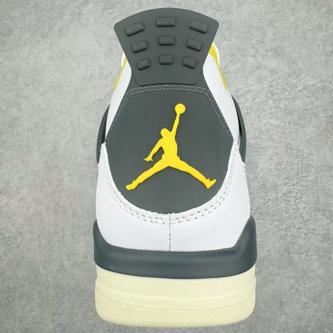 Air Jordan 4 - Image 4