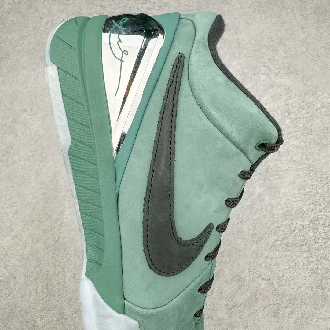 Kobe 4 Basketball Shoes - Image 3