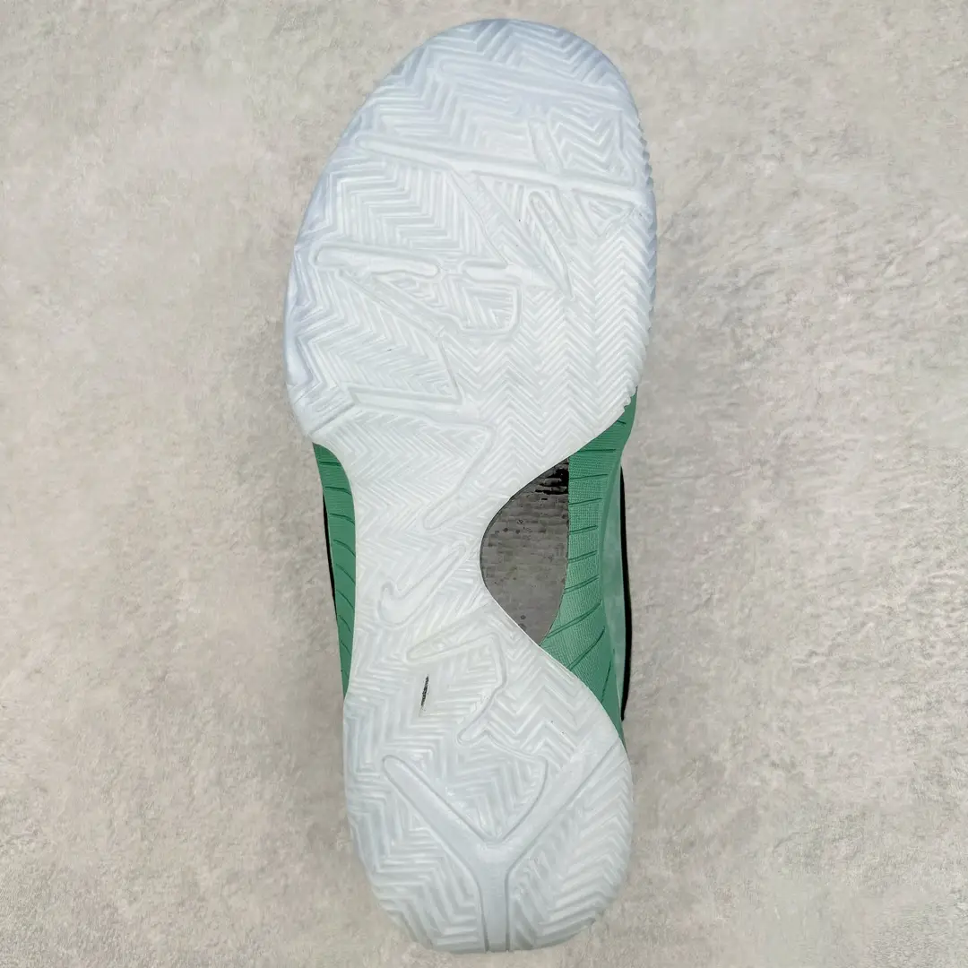 Kobe 4 Basketball Shoes - Image 4