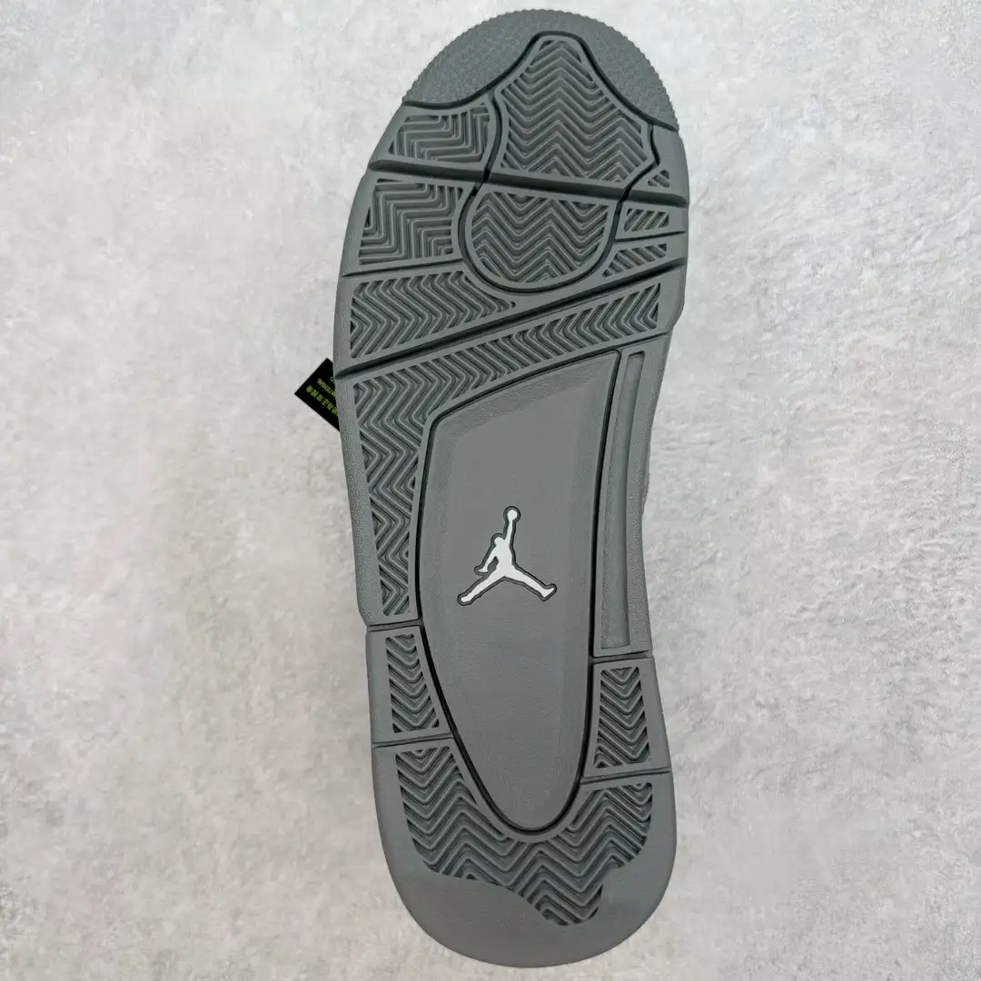 Air Jordan 4 - Image 4