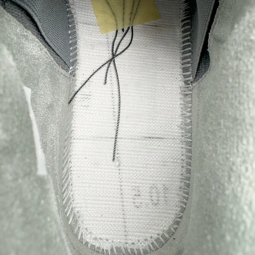 Air Jordan 4 - Image 8