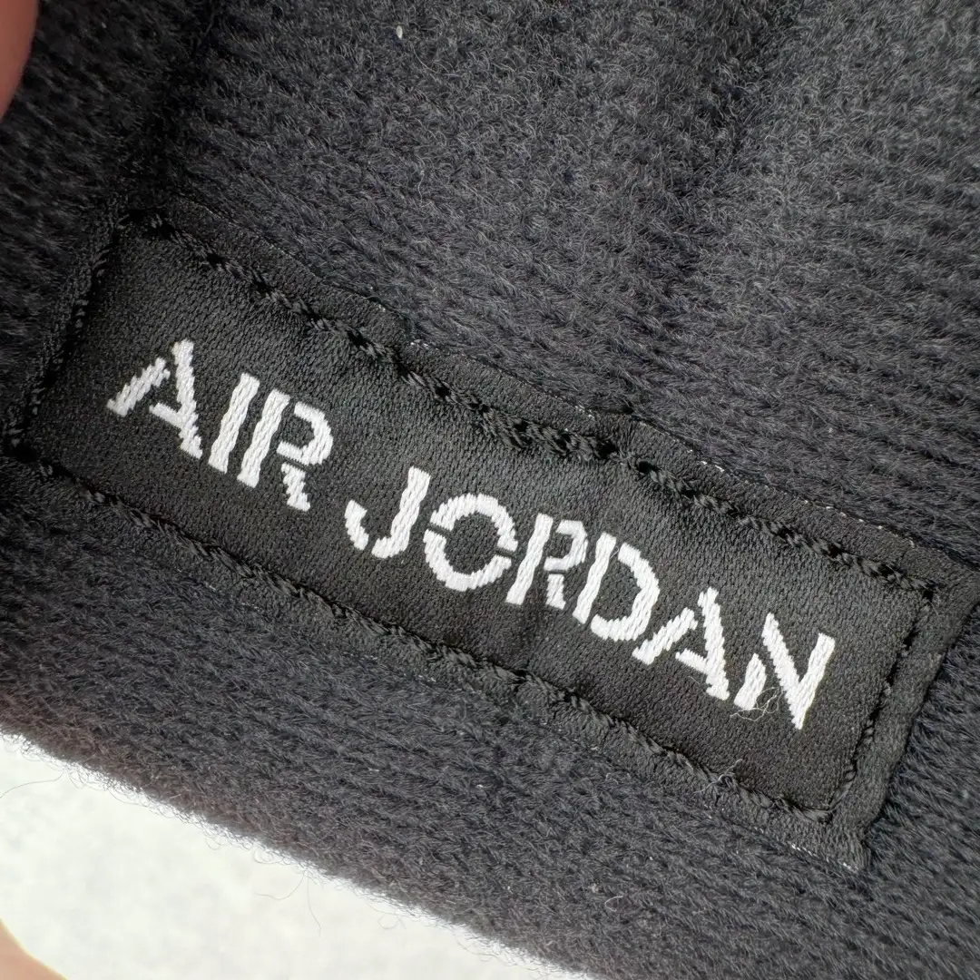 Air Jordan 4 - Image 11