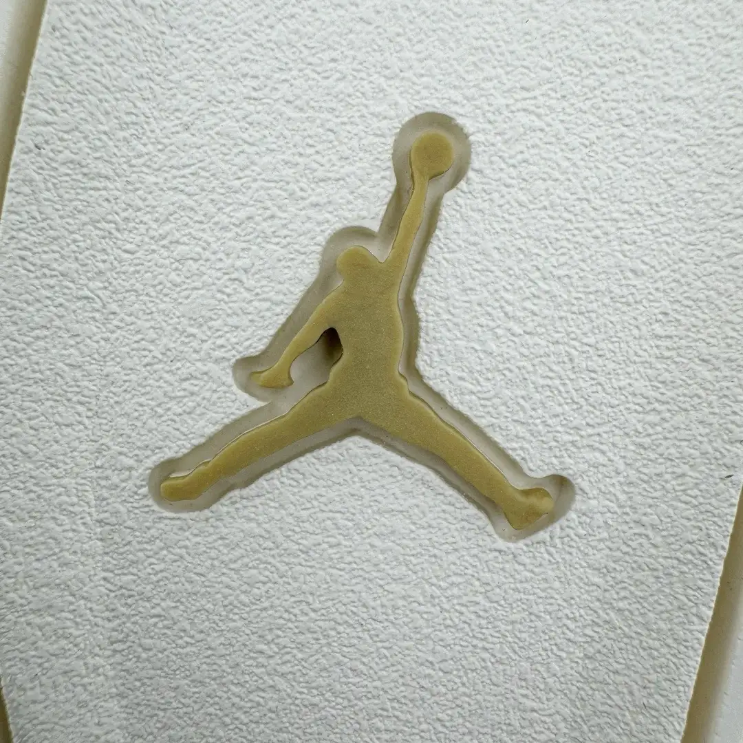 Air Jordan 4 - Image 6
