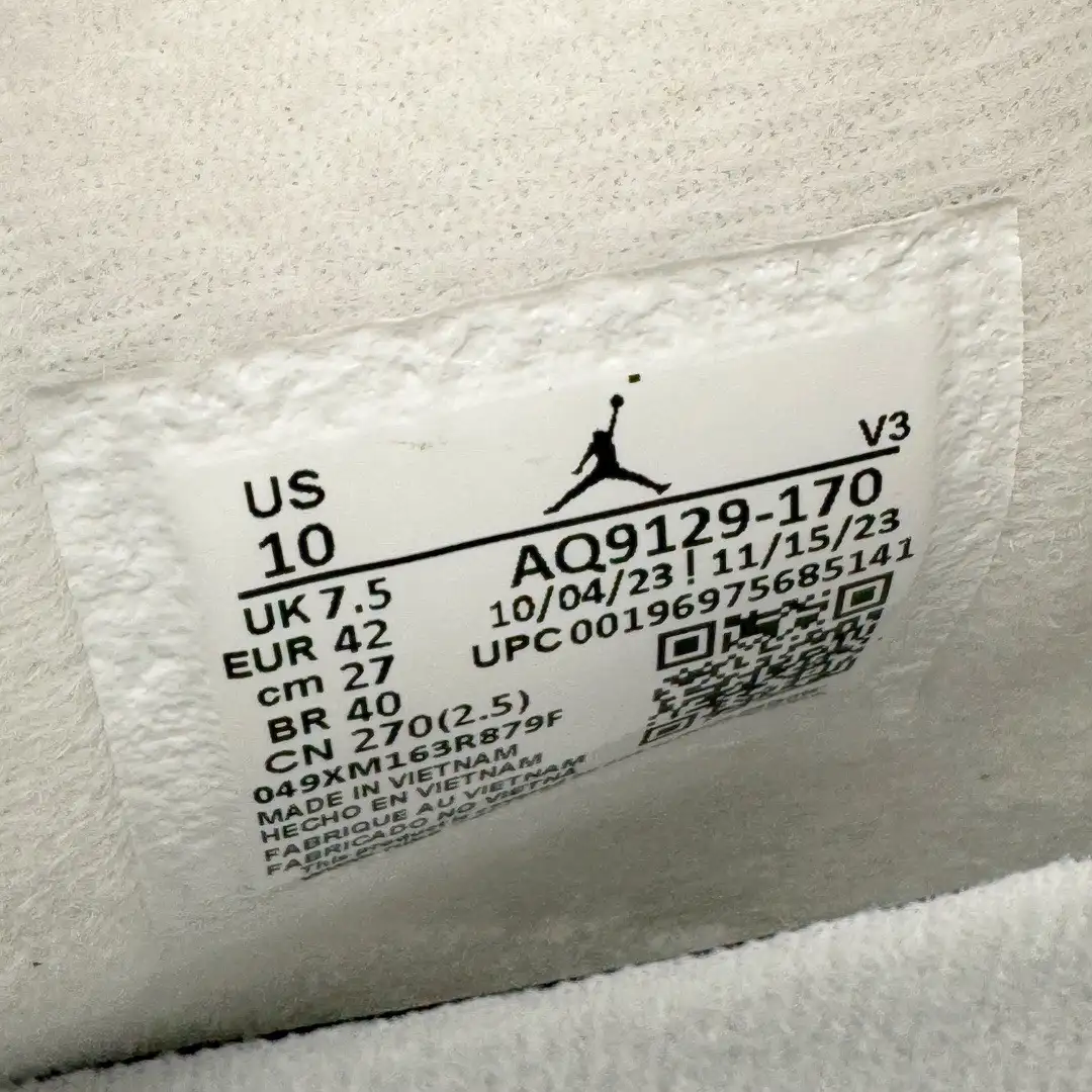 Air Jordan 4 - Image 7