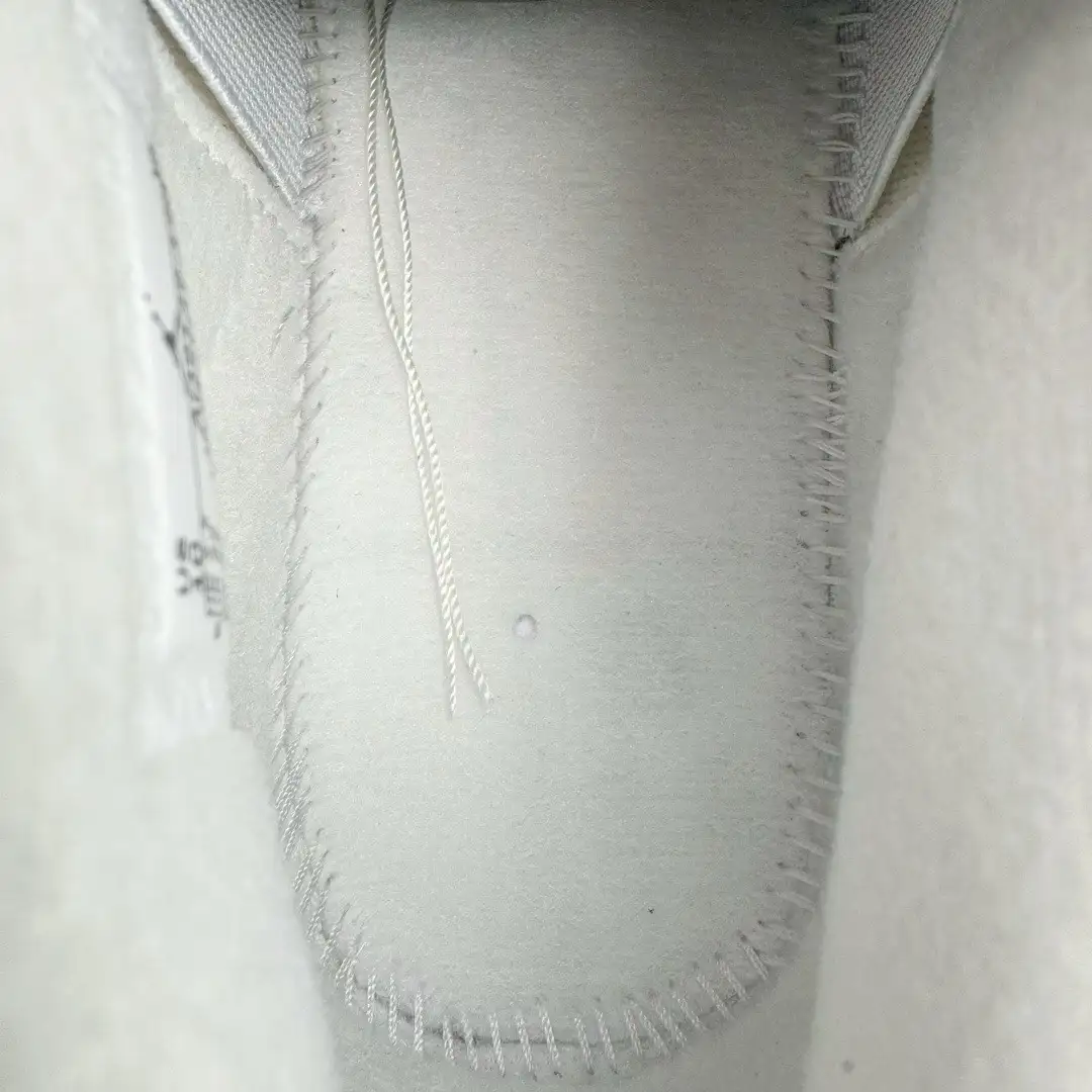 Air Jordan 4 - Image 8
