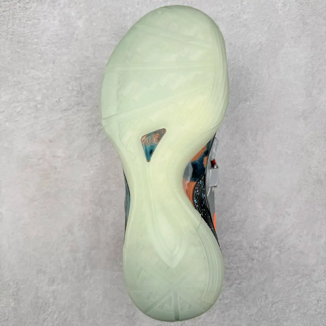 KD 4 Basketball Shoes - Image 4