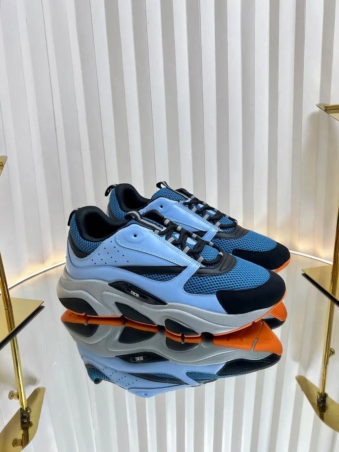 Dior B22 - Image 1