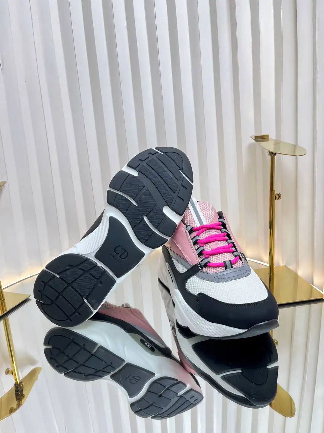 Dior B22 - Image 6